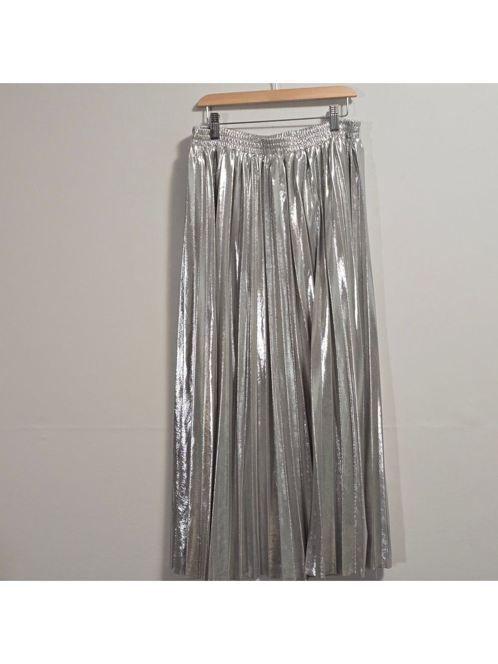 Wishlist Shimmering Silver Maxi Skirt Size Medium